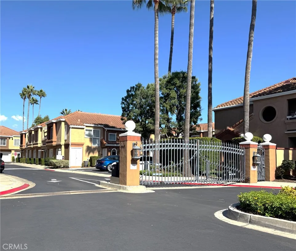 22845 Orchid Creek Lake Forest, CA 92630