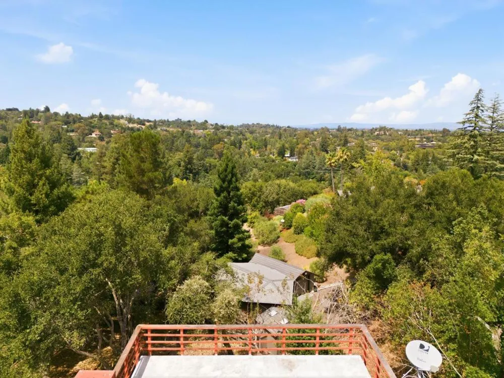 11490 Summit Wood Road Los Altos Hills, CA 94022