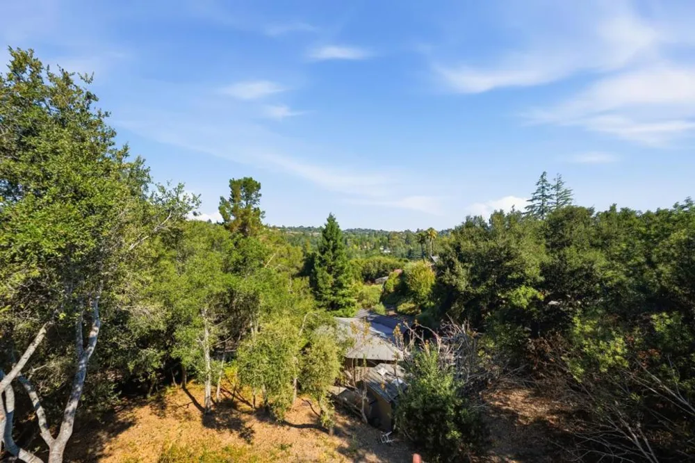 11490 Summit Wood Road Los Altos Hills, CA 94022