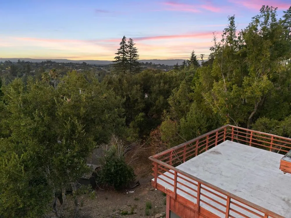 11490 Summit Wood Road Los Altos Hills, CA 94022