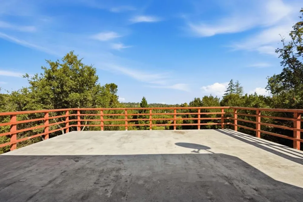 11490 Summit Wood Road Los Altos Hills, CA 94022