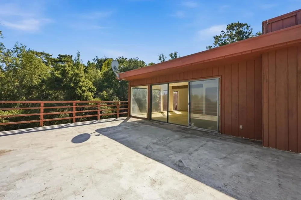 11490 Summit Wood Road Los Altos Hills, CA 94022