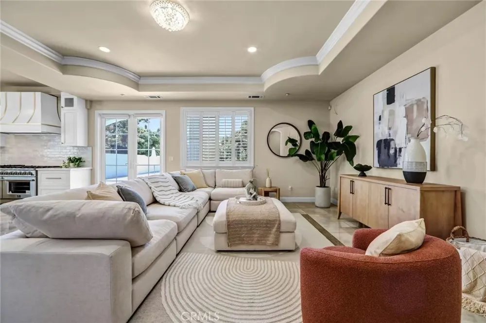 2801 Holly Arcadia, CA 91007