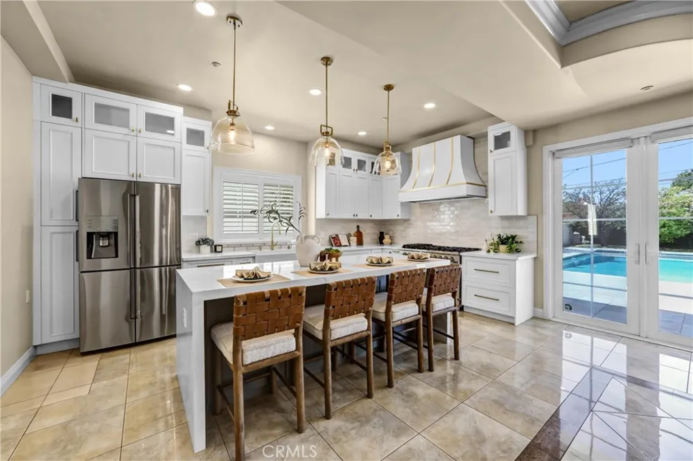 2801 Holly Arcadia, CA 91007