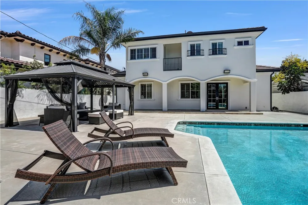 2801 Holly Arcadia, CA 91007