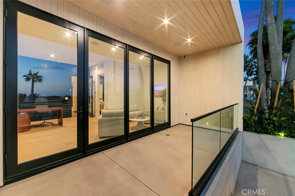 816 Pacific Coast Highway Huntington Beach, CA 92648