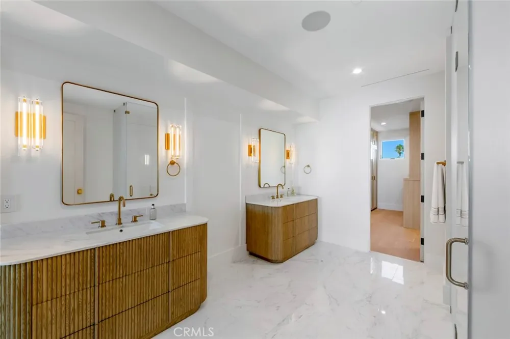 816 Pacific Coast Highway Huntington Beach, CA 92648