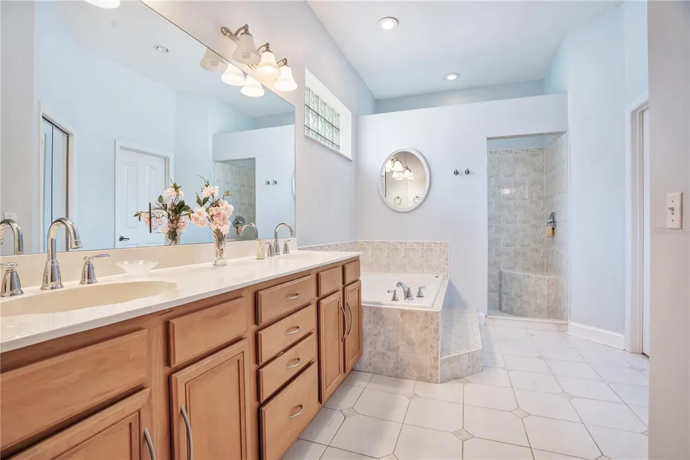 10925 WOODCHASE CIRCLE Orlando, FL 32836