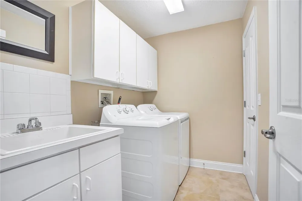 10925 WOODCHASE CIRCLE Orlando, FL 32836