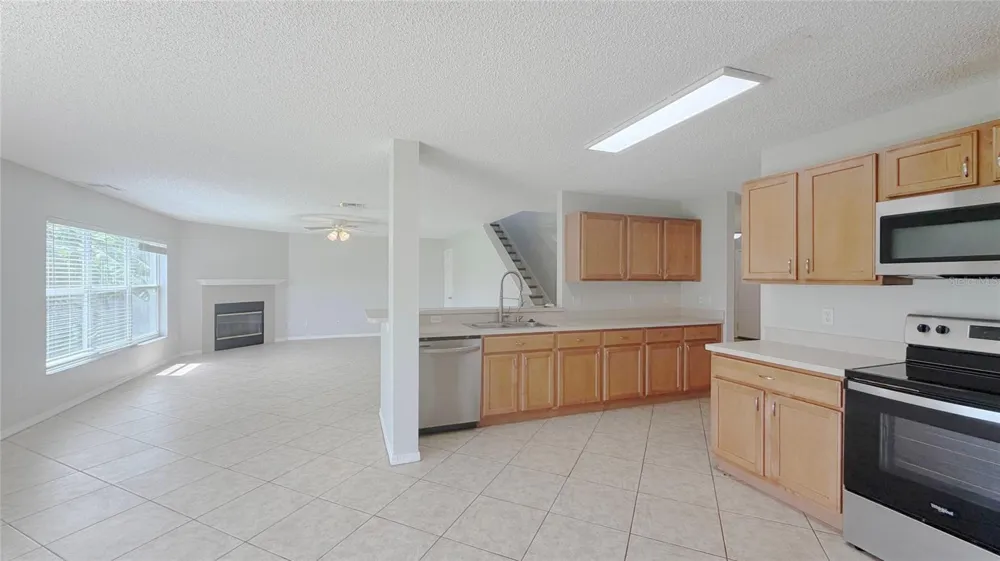 831 HORSESHOE FALLS DRIVE Orlando, FL 32828