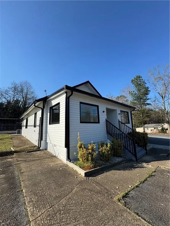 2735 Huff Dr Lawrenceville, GA 30044