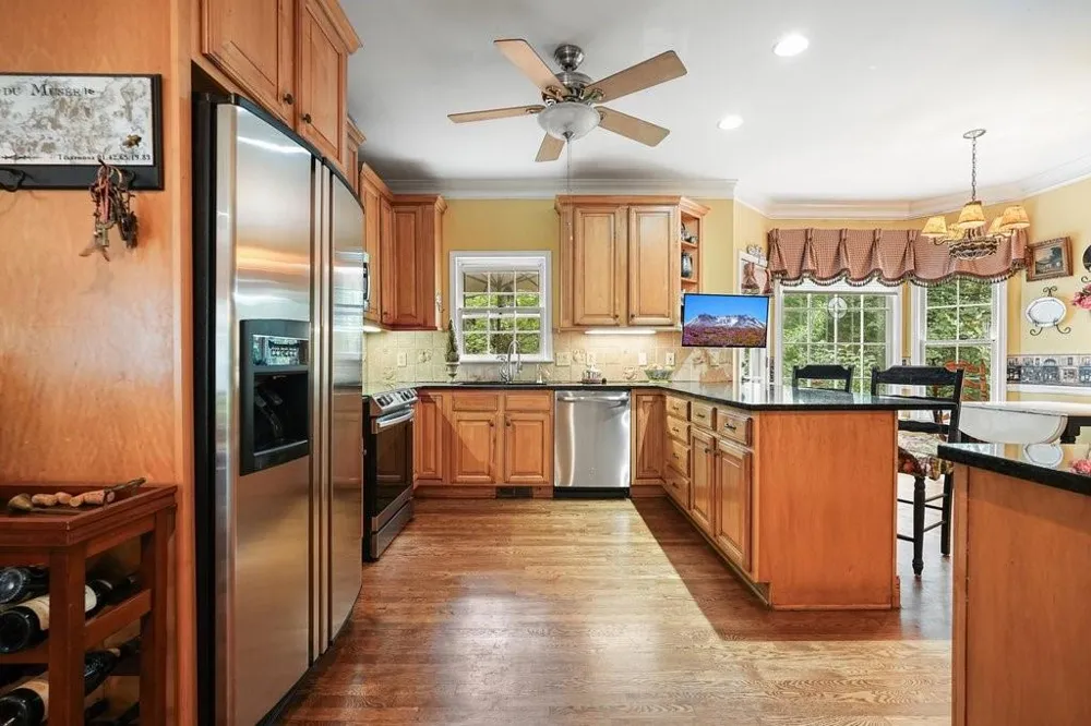 1313 Amberwood Drive Woodstock, GA 30189