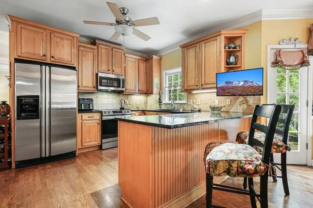 1313 Amberwood Drive Woodstock, GA 30189
