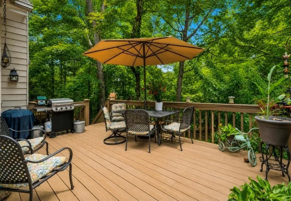 1313 Amberwood Drive Woodstock, GA 30189