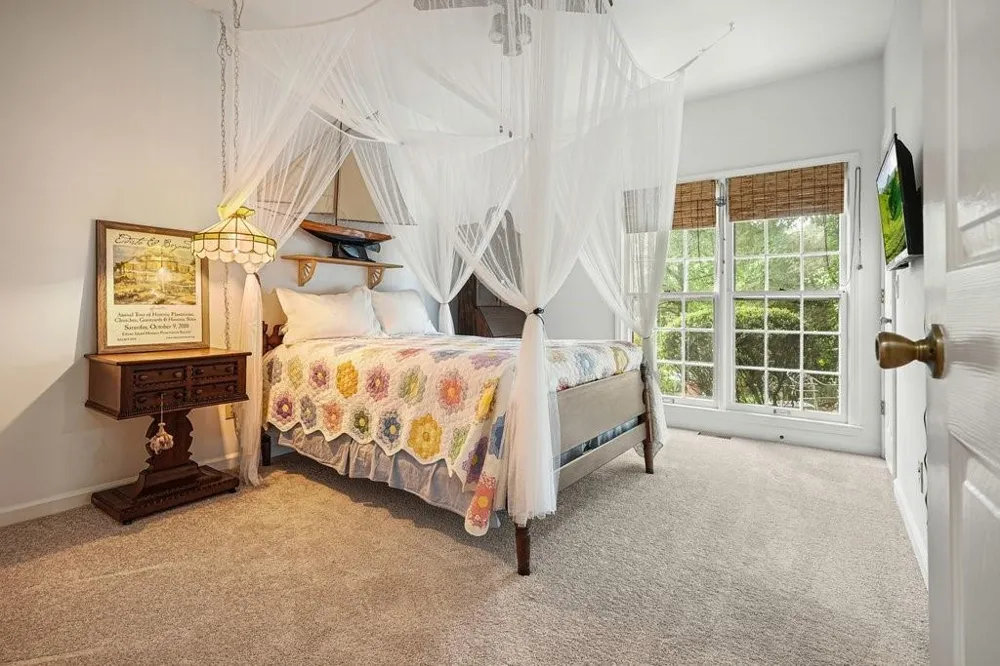 1313 Amberwood Drive Woodstock, GA 30189