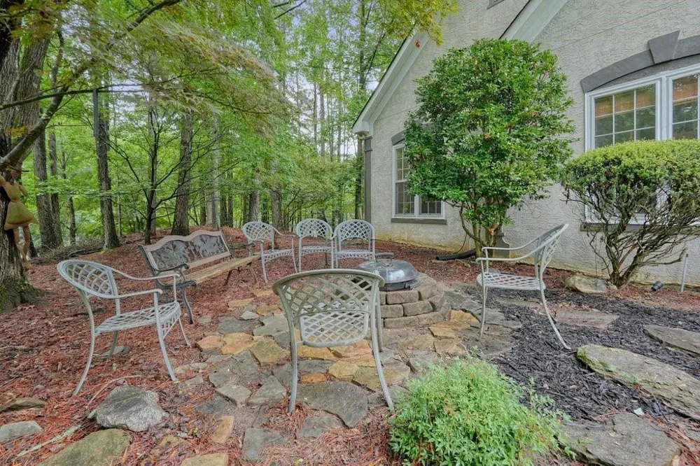 1313 Amberwood Drive Woodstock, GA 30189