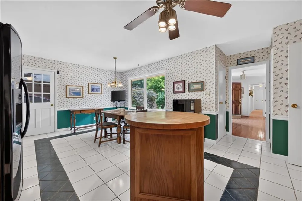 115 Farmstead Lane Roswell, GA 30075
