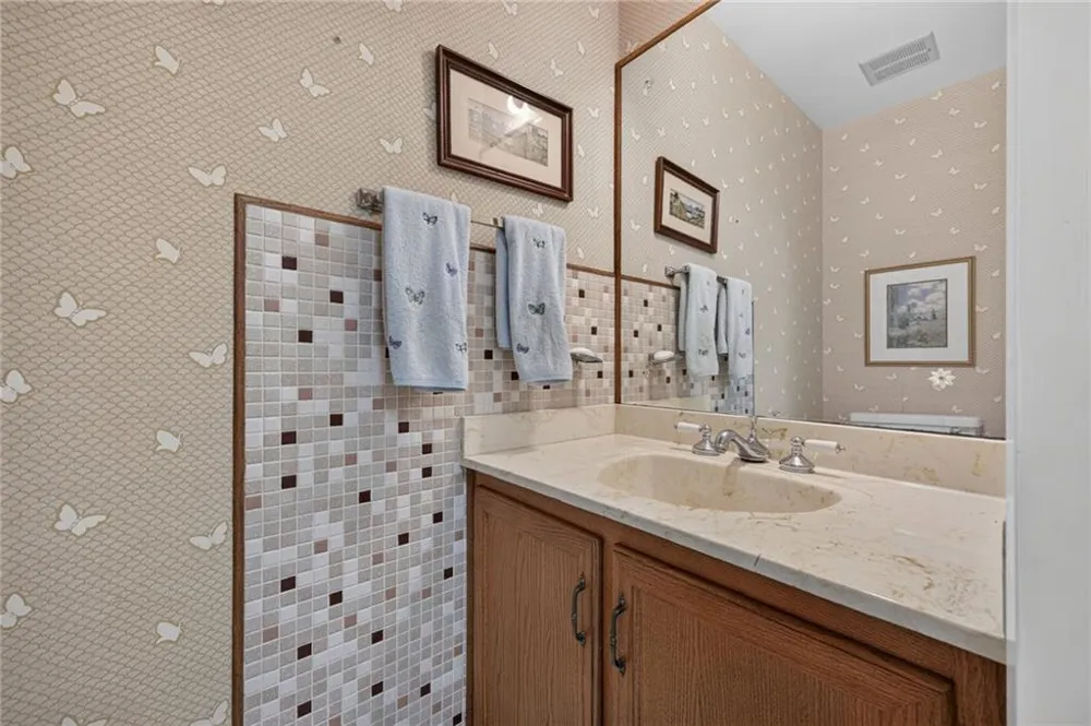 115 Farmstead Lane Roswell, GA 30075