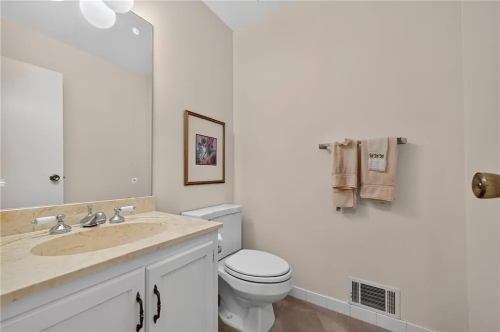 115 Farmstead Lane Roswell, GA 30075