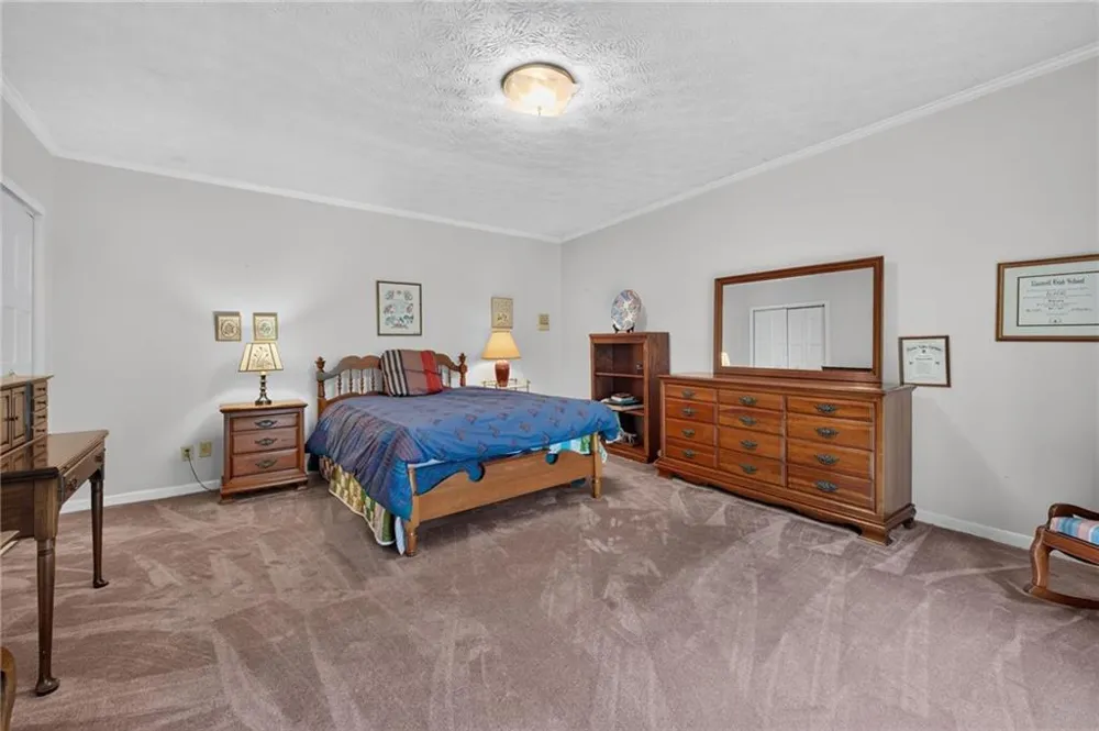 115 Farmstead Lane Roswell, GA 30075