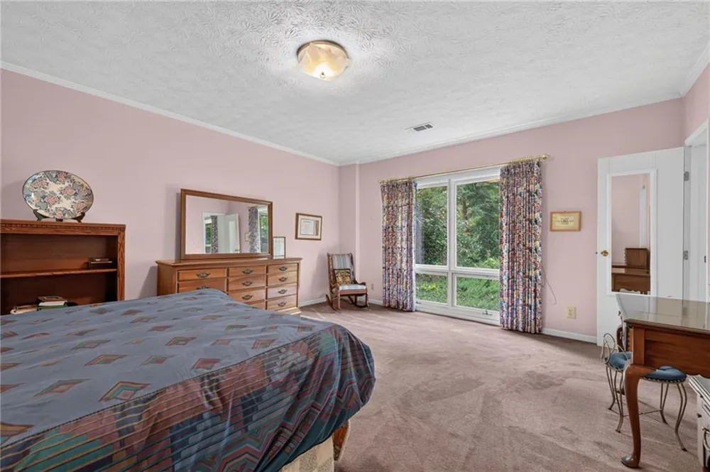 115 Farmstead Lane Roswell, GA 30075