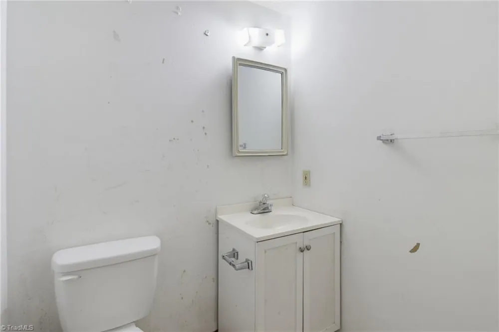 1719 Oneka Avenue High Point, NC 27260