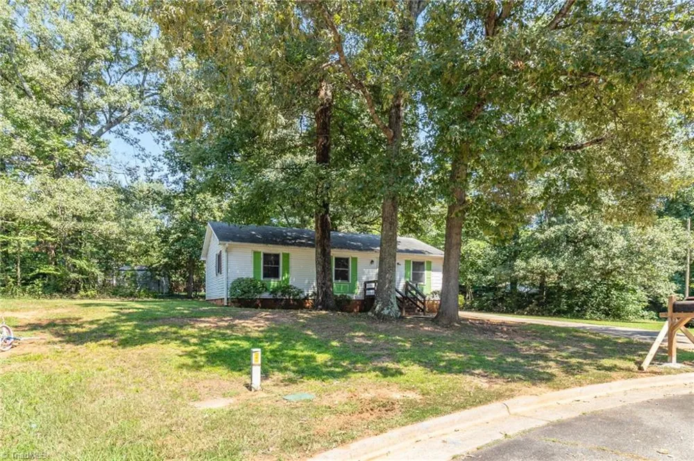 1719 Oneka Avenue High Point, NC 27260