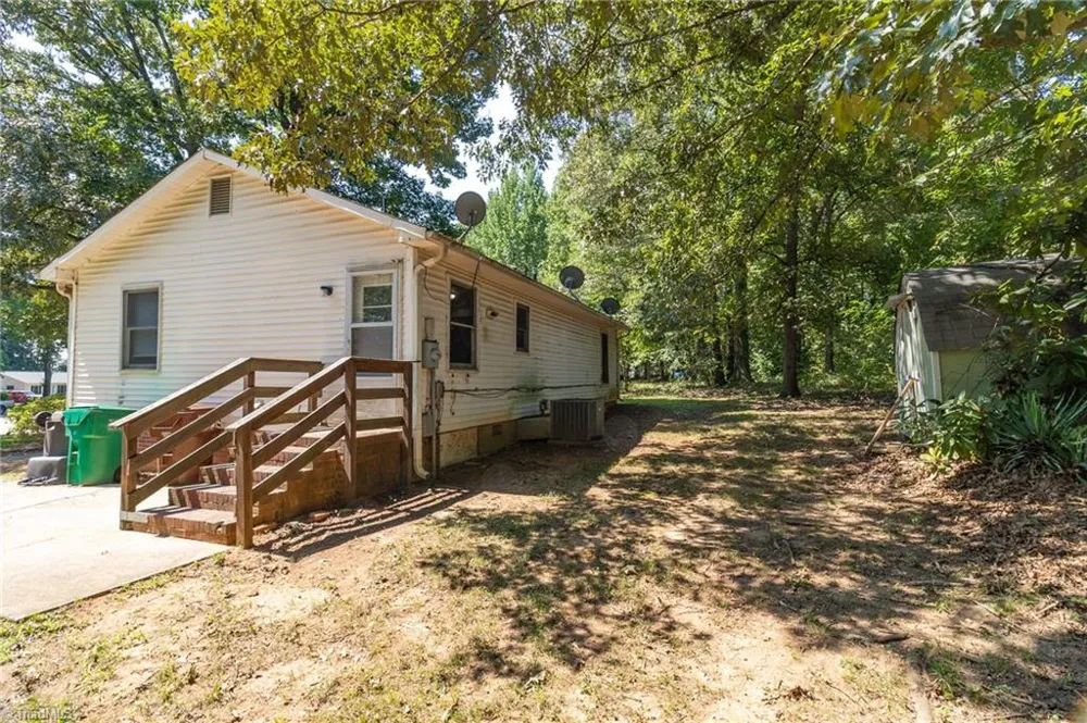 1719 Oneka Avenue High Point, NC 27260