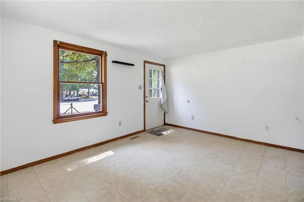 1719 Oneka Avenue High Point, NC 27260