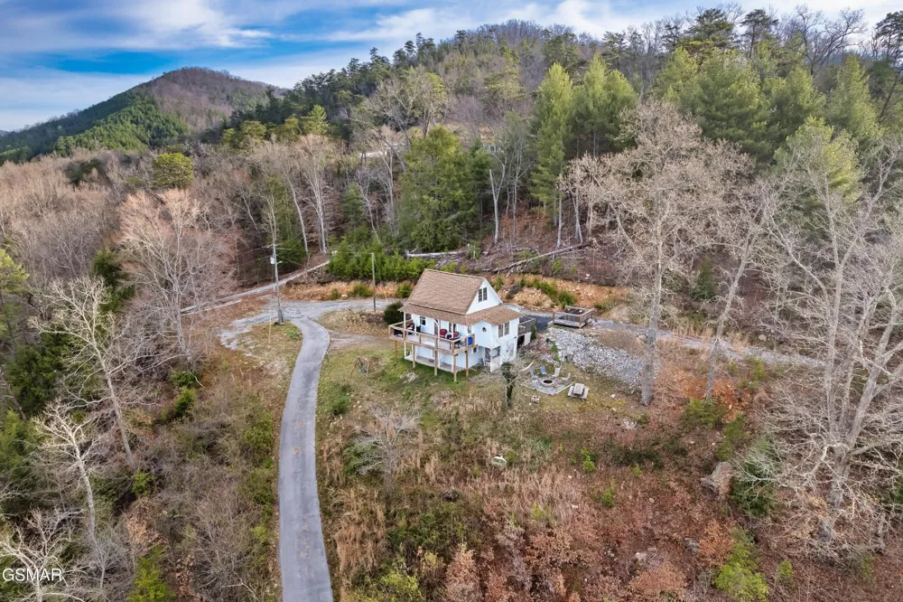 1174 Sharp Road Sevierville, TN 37876