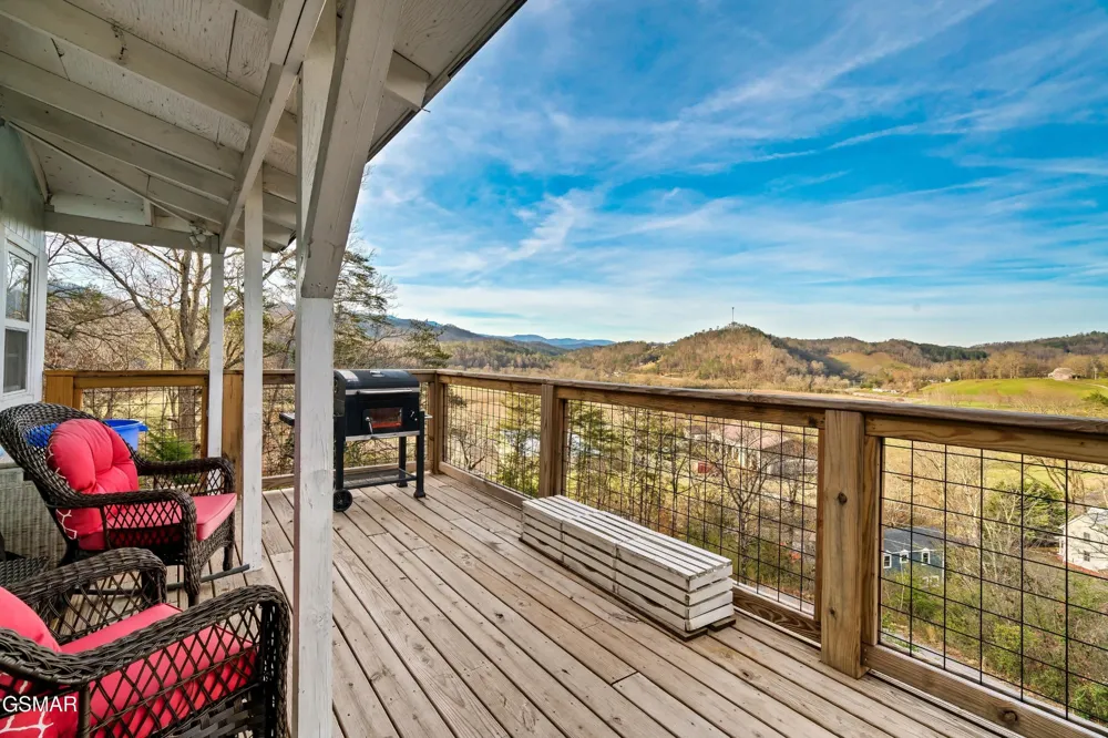 1174 Sharp Road Sevierville, TN 37876