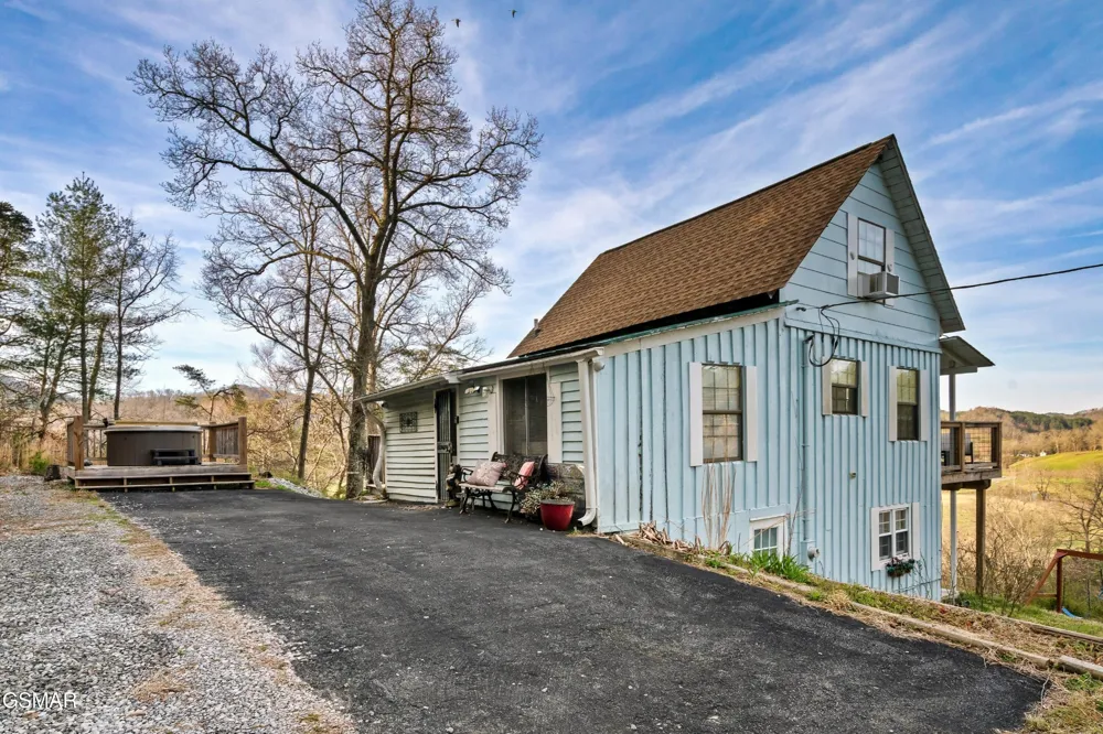 1174 Sharp Road Sevierville, TN 37876