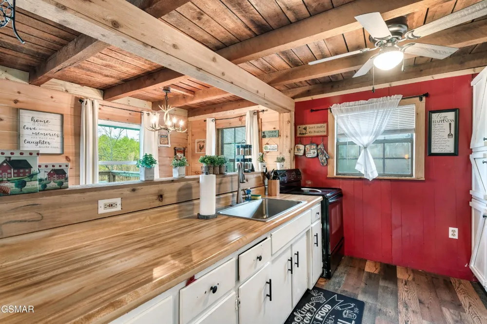 1174 Sharp Road Sevierville, TN 37876