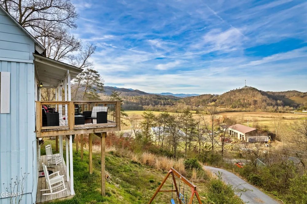 1174 Sharp Road Sevierville, TN 37876