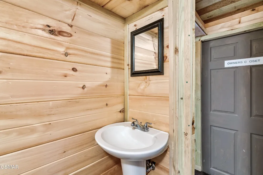 1174 Sharp Road Sevierville, TN 37876