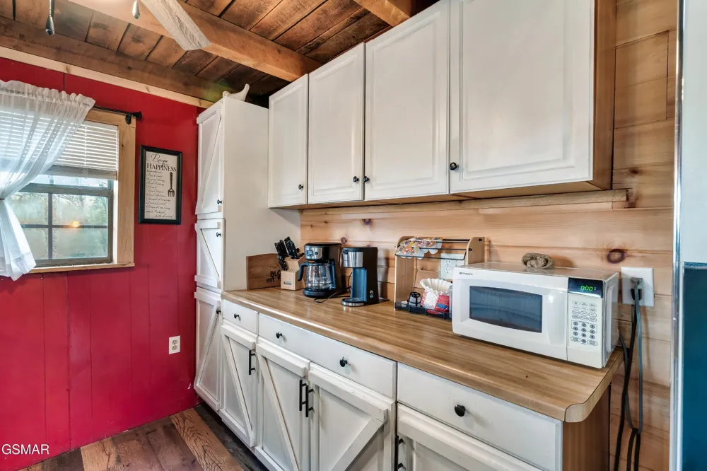 1174 Sharp Road Sevierville, TN 37876
