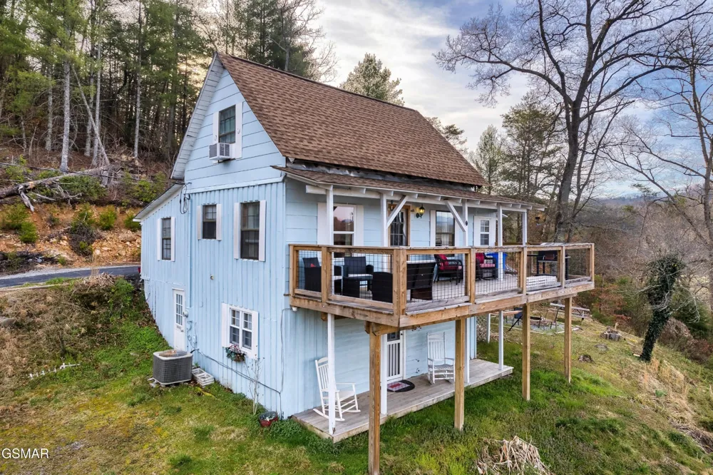 1174 Sharp Road Sevierville, TN 37876