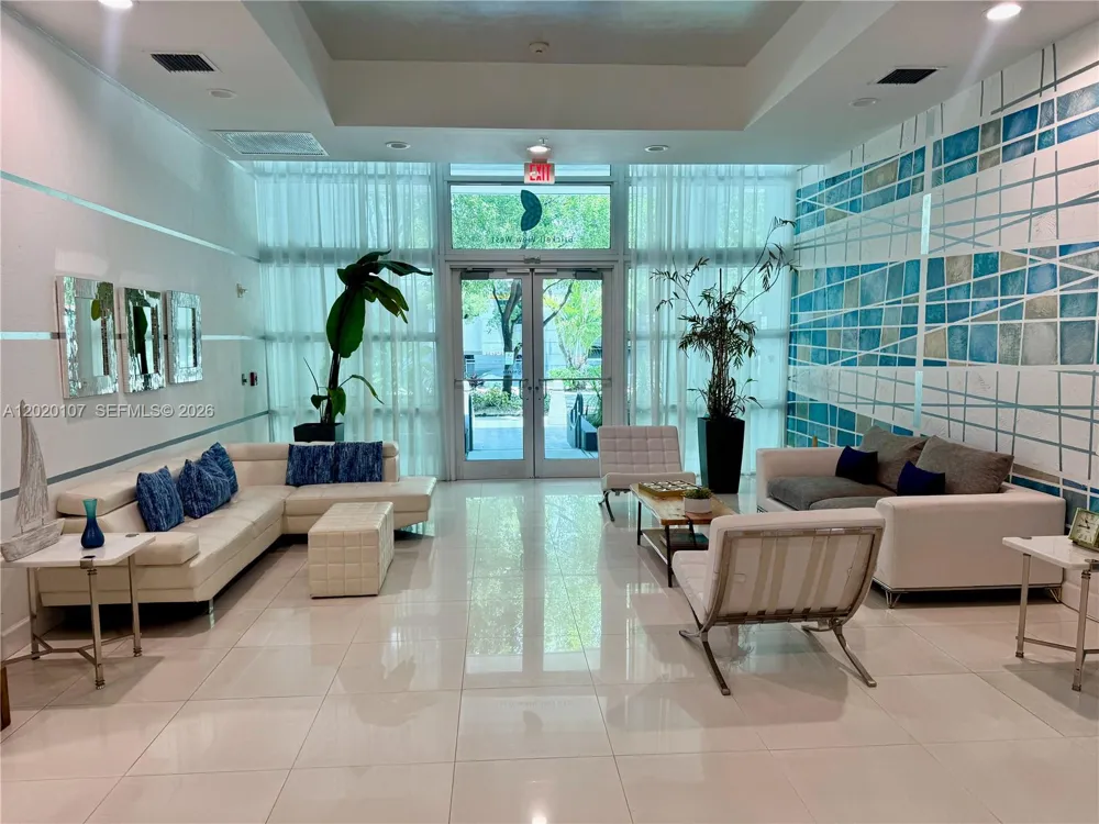 1723 SW 2nd Ave #704 Miami, FL 33129