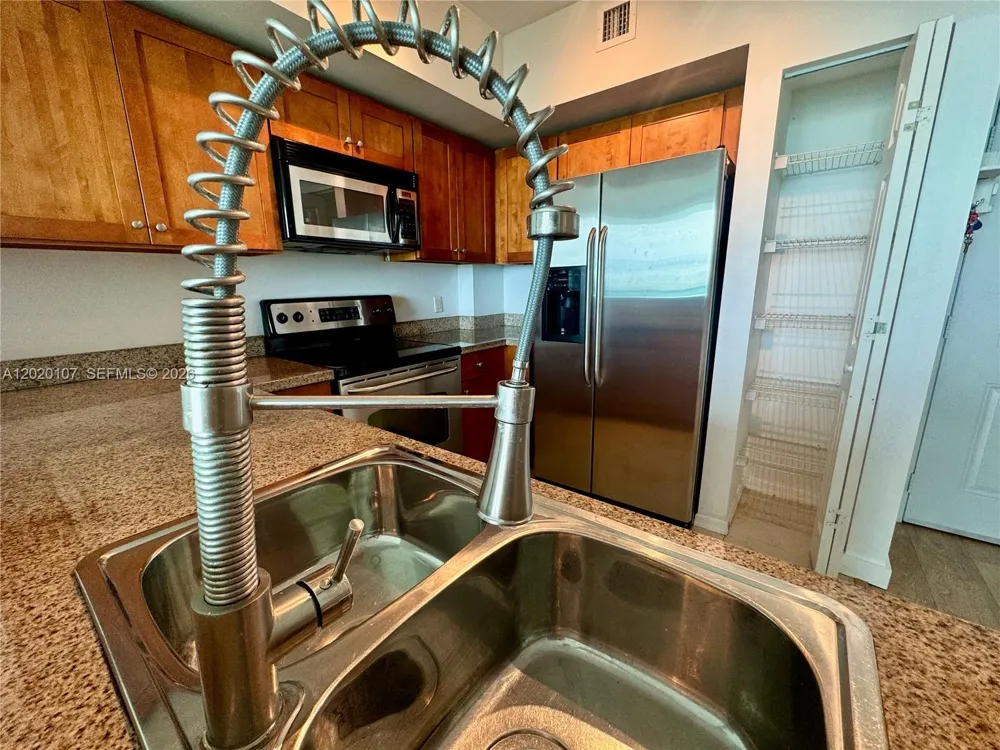 1723 SW 2nd Ave #704 Miami, FL 33129