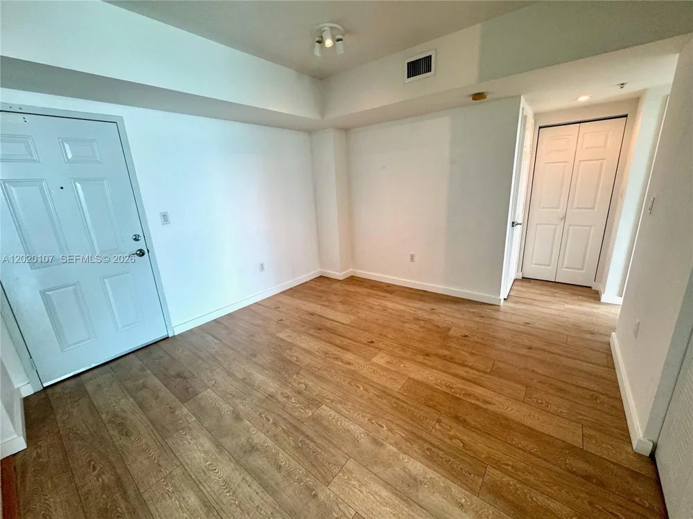 1723 SW 2nd Ave #704 Miami, FL 33129