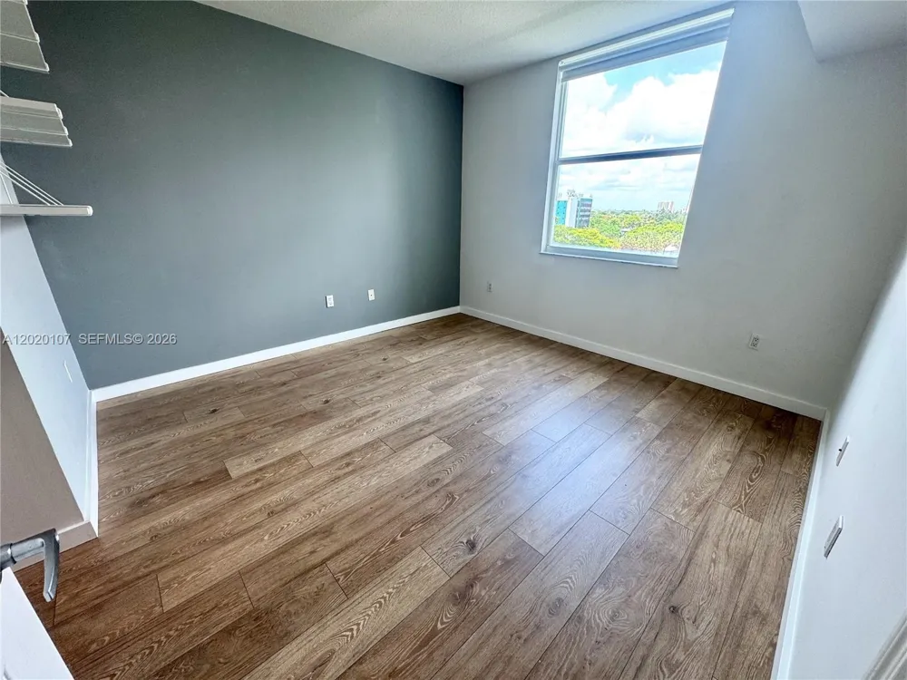 1723 SW 2nd Ave #704 Miami, FL 33129