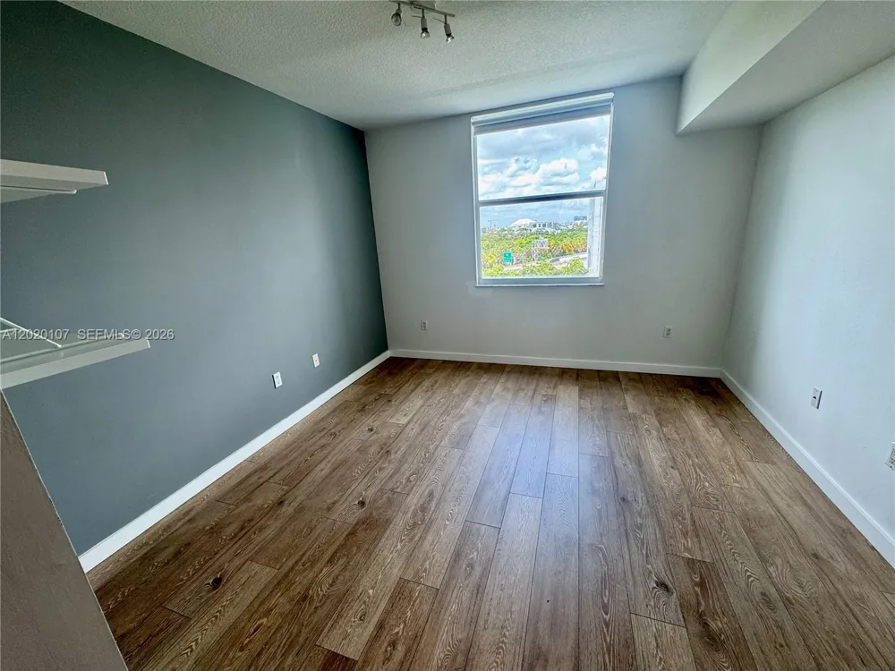 1723 SW 2nd Ave #704 Miami, FL 33129