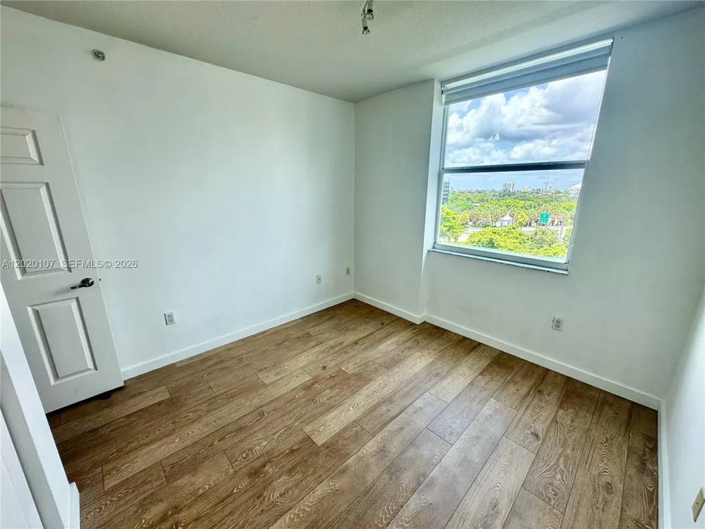1723 SW 2nd Ave #704 Miami, FL 33129