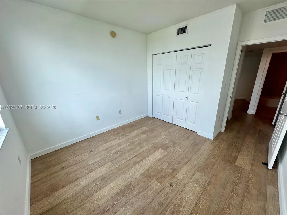 1723 SW 2nd Ave #704 Miami, FL 33129