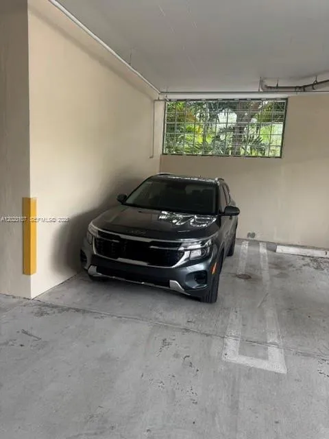 1723 SW 2nd Ave #704 Miami, FL 33129
