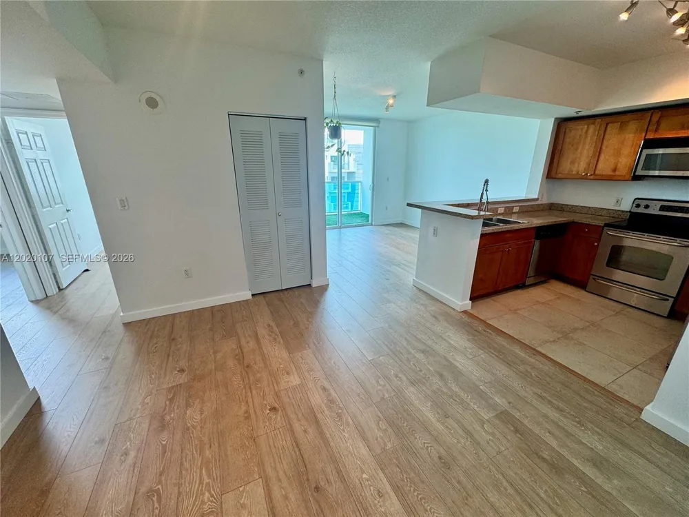 1723 SW 2nd Ave #704 Miami, FL 33129