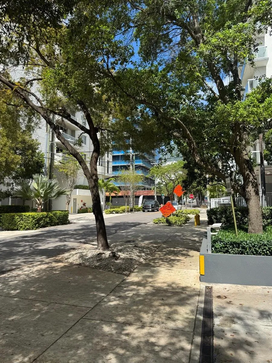 1723 SW 2nd Ave #704 Miami, FL 33129