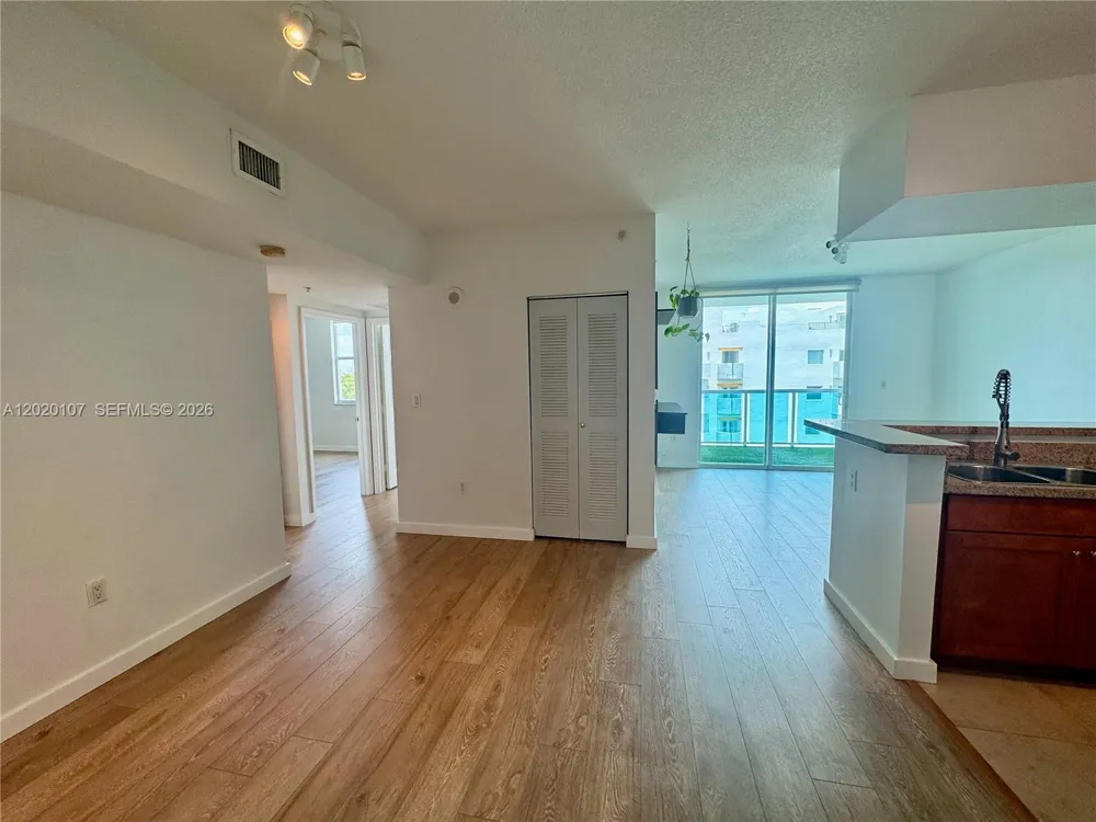 1723 SW 2nd Ave #704 Miami, FL 33129