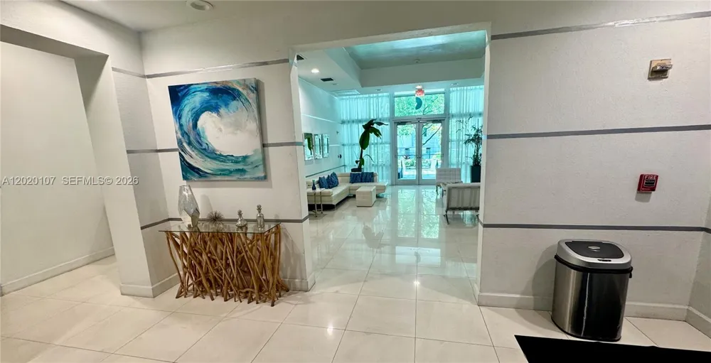 1723 SW 2nd Ave #704 Miami, FL 33129