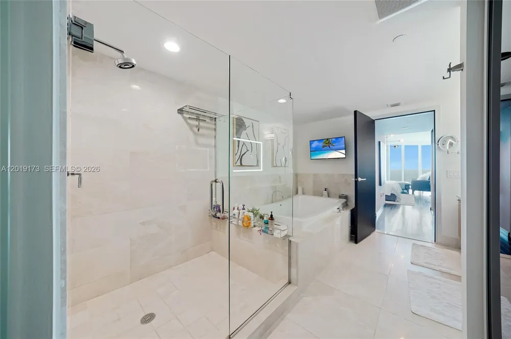 17001 Collins Ave #2805 Sunny Isles Beach, FL 33160